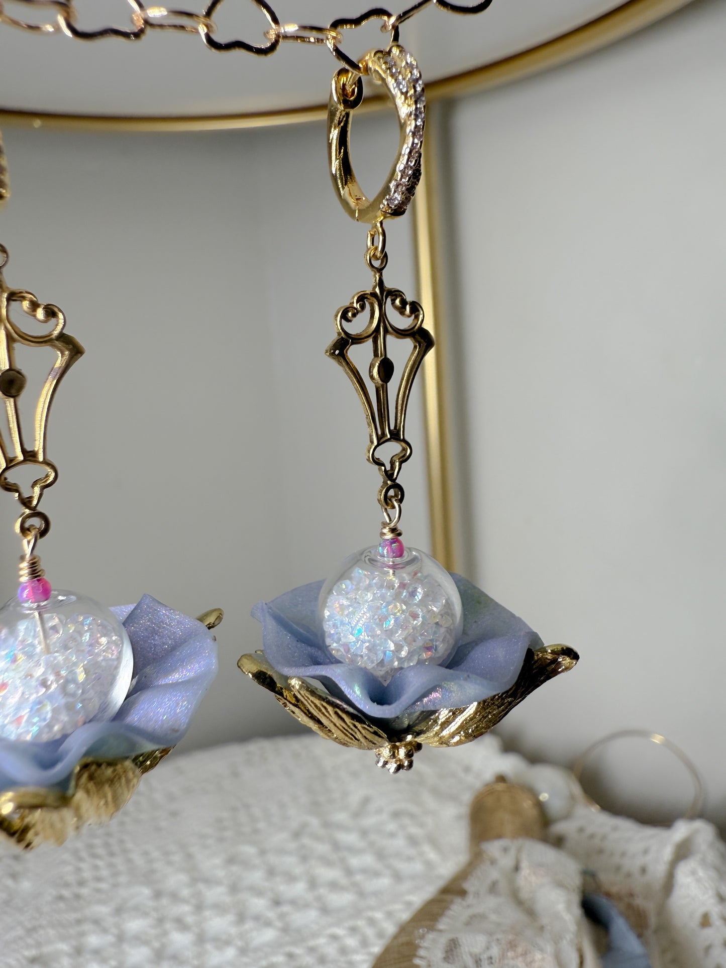 Periwinkle blooms